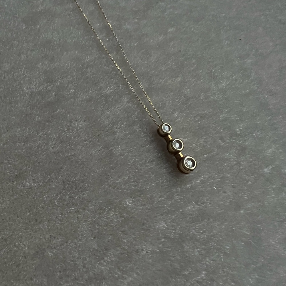 LAST CHANCE Vintage diamond bezel graduated pendant